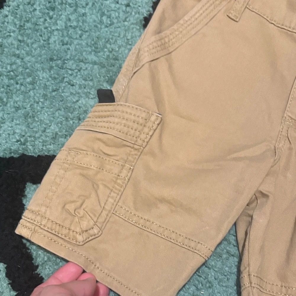 Wrangler Classic Brown Cargo Shorts - Picture 3 of 7